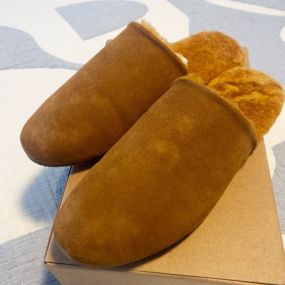 Tkees suede shearling slippers sz9 eu40 NIB